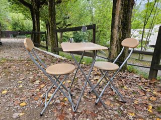 Mesa plegable + 2 sillas