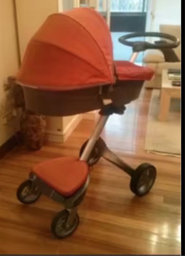 Cochecito bebé rojo Stoke