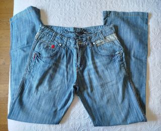 Vaqueros de hombre de la marca "Desigual"