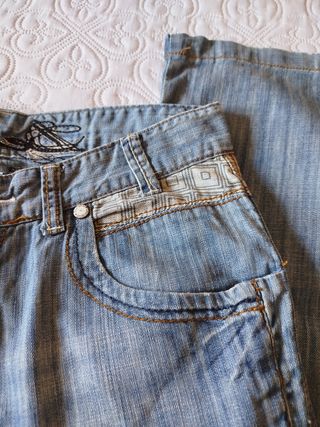 Vaqueros de hombre de la marca "Desigual"