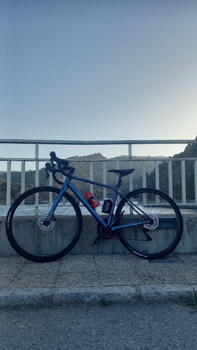 Bicicleta carretera Merida, regalo rodillo Tacx