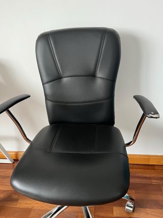 Silla escritorio negra - Oficina