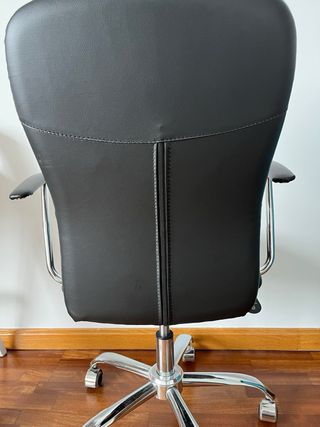 Silla escritorio negra - Oficina
