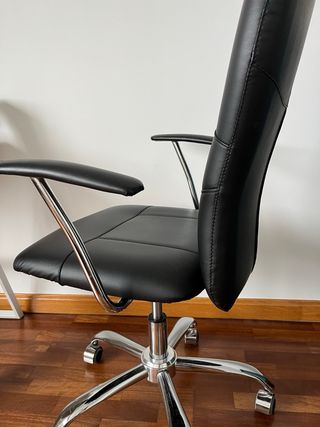 Silla escritorio negra - Oficina