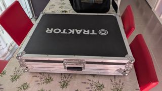 Traktor Kontrol S8 - Mesa de mezclas Dj