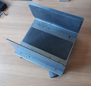 Soporte PC gris - Escritorio