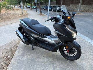 Honda Forza 350 - Scooter