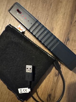 Cargador solar XTORM - Portátil y con linterna