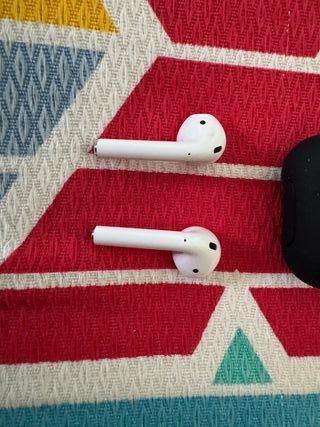 Apple AirPods 2