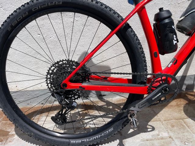 Bicicleta Scott Scale carbono roja
