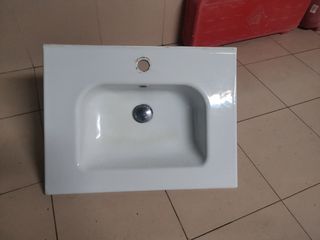 Lavabo cerámico blanco - Baño
