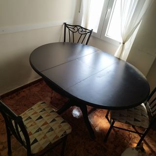 Mesa redonda + 4 sillas