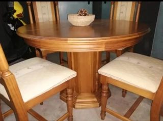 Mesa comedor y 6 sillas madera macizas.