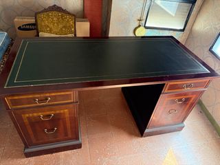 Mesa escritorio clásica madera