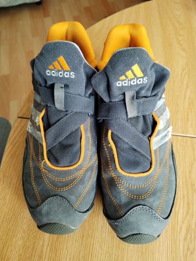 Zapatillas Adidas grises y naranjas 39