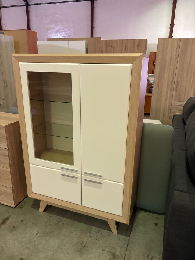 Vitrina salón - Madera y blanco
