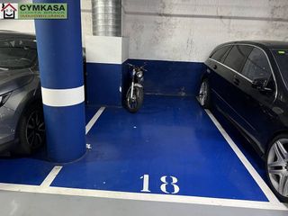 Garaje en venta en Bufalà en Badalona