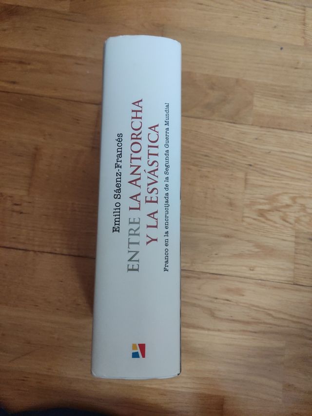 Entre la antorcha y la esvástica : la España de...