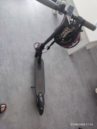 Patinete Xiaomi eléctrico seminuevo