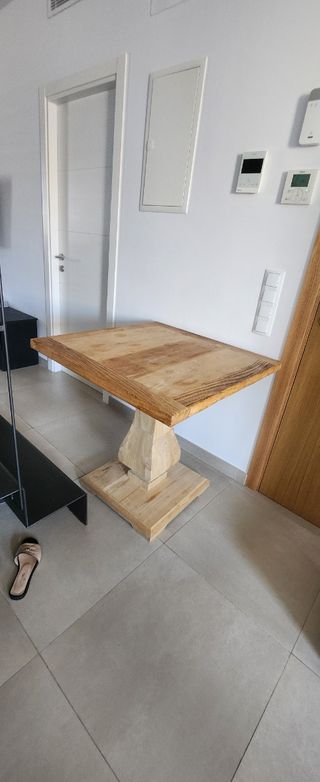 Mesa madera maciza cuadrada