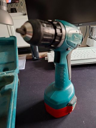 Maletín Makita 6381D usado +3baterias.+cargador