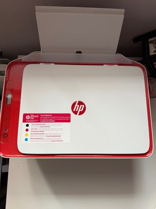 Impresora HP Deskjet 2633 roja