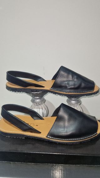 Menorquinas Piel Negras - Talla 44