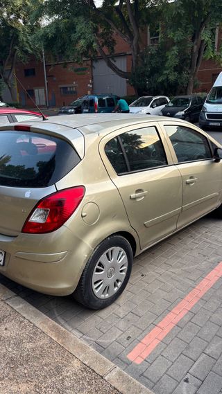 Opel Corsa Enjoy 1.4 año 2007
