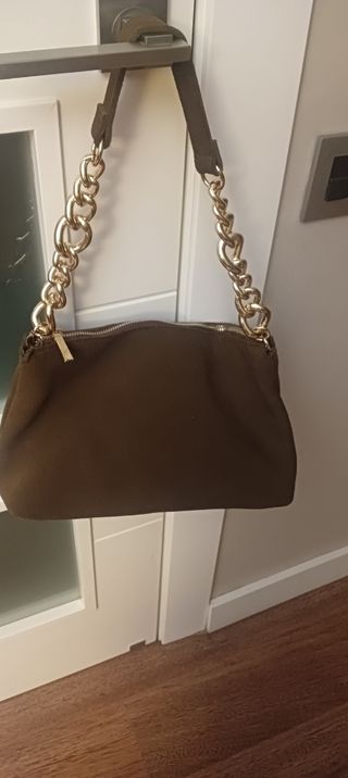 Bolso ante
marrón cadena dorada