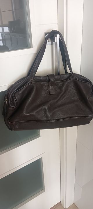 Bolso de piel marrón