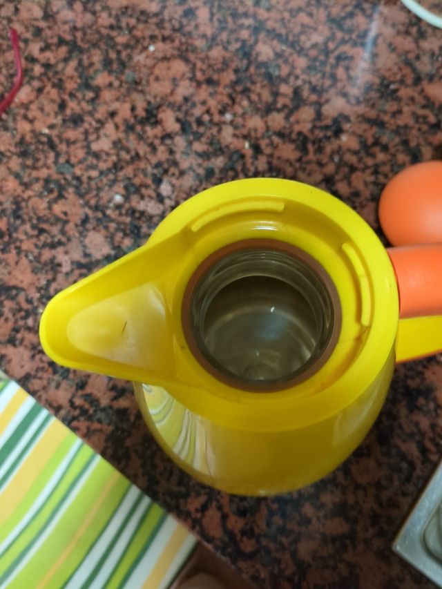 Regalo por una compra  Jarra termo -de 1litro