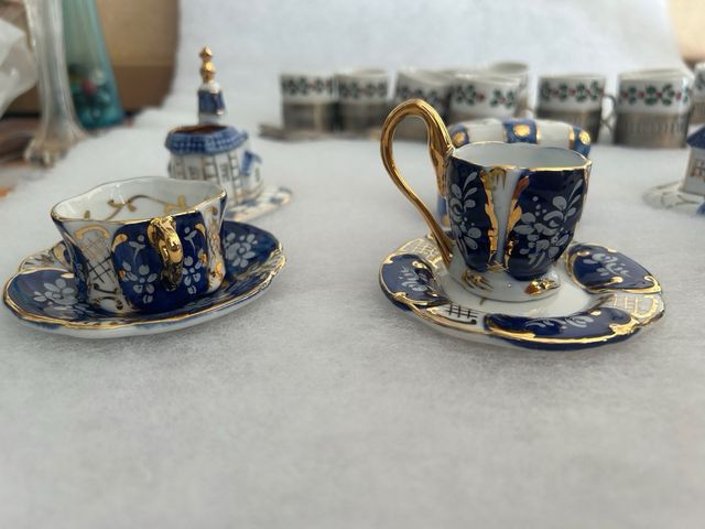 Juego de té miniatura porcelana azul y dorado