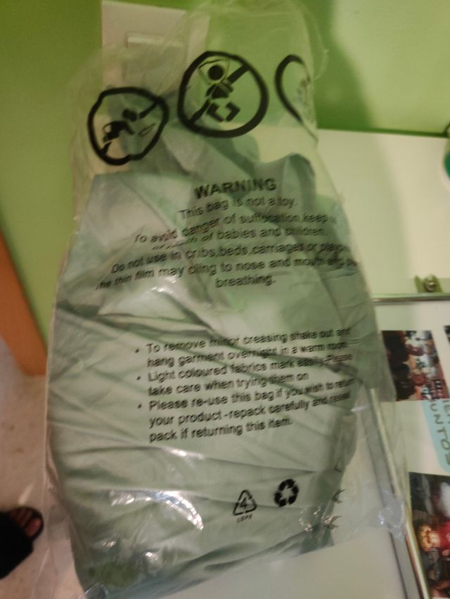 Precioso mono plisado verde - Talla L. Nuevo