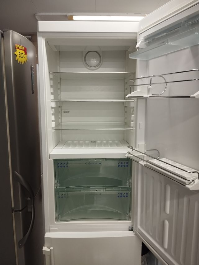 NEVERA MARCA LIEBHERR