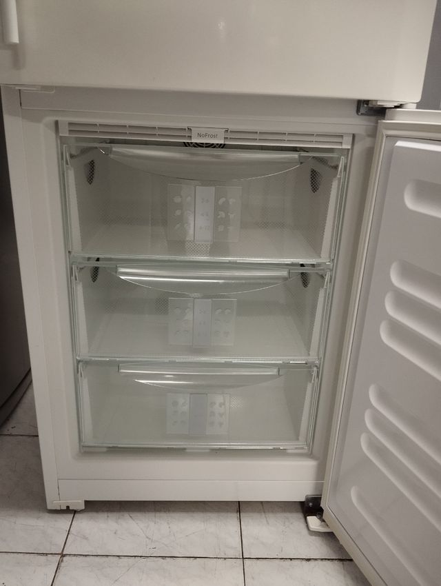 NEVERA MARCA LIEBHERR