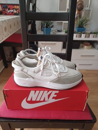 Zapatillas Nike - Beige/Blanco