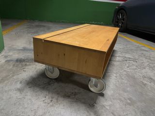 Mueble TV ikea color madera con ruedas