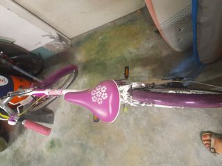 Bicicleta niña Btwin 16" blanca Regalo ruedines.