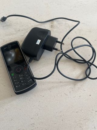 Motorola W180 - Teléfono móvil negro