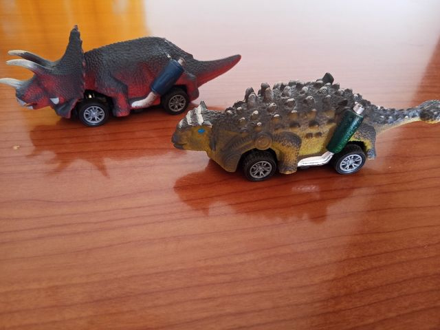 6 Macchinine Dinosauri