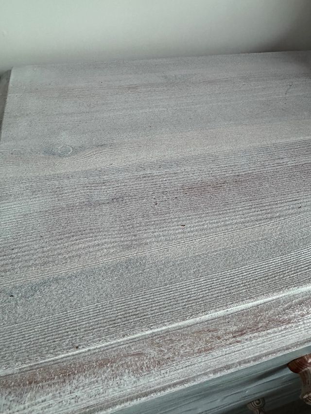 Mesilla noche 3 cajones madera maciza.