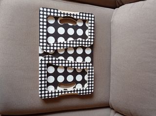 Mesa portátil Ikea - puntos blancos