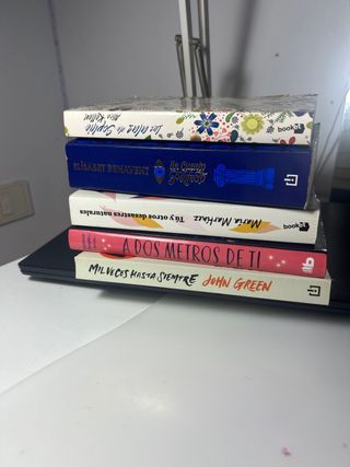 LIBROS JUVENILES A 5€€