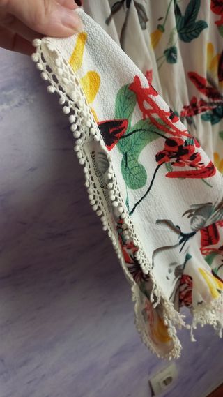 Mono corto floral blanco talla L/XL