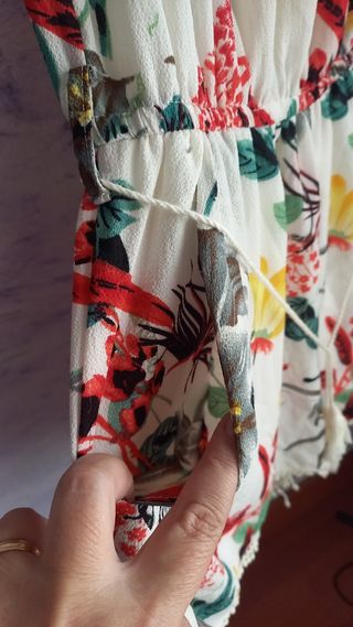 Mono corto floral blanco talla L/XL