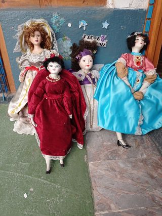 4 bambole vintage in porcellana, da restaurare.