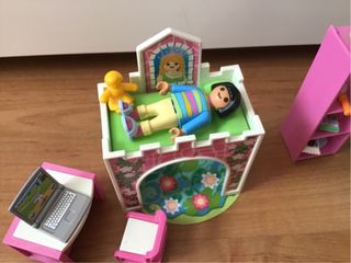 Habitación Playmobil rosa - 2 muñecas
