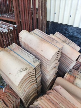 Tejas mixtas y planas cerámicas nuevas