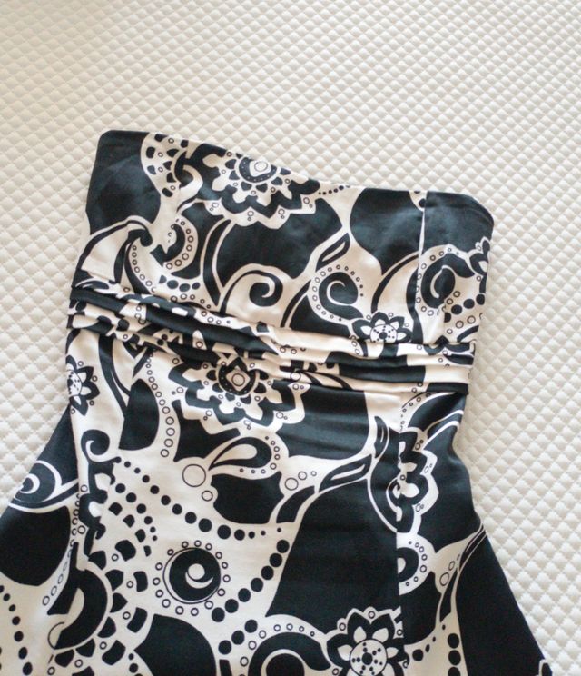 Vestido blanco y negro estampado