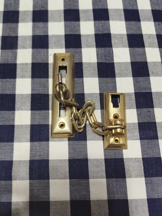 Cadena de seguridad para puerta
